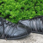HUGO BOSS MEN BLACK LEATHER CASUAL SNEAKER STYLE SHOE (SIZE 43)