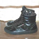 DIESEL MEN’S BLACK HIGH TOP FAUX PATENT LEATHER ZIP ATHLETIC FASHION SHOES~10