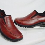 Near NU COLE HAAN NIKE AIR COUNTRY Men 10.5-M Brown Leather Slip On Loafer Shoes