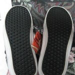 BRAND NEW VANS TNT II BLACK/GOLD SIZE 7.5