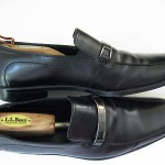 HUGO BOSS MENS BLACK LEATHER LOAFERS WITH SILVER TONE FRONT BUCKLE SIZE 9
