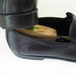 HUGO BOSS MENS BLACK LEATHER LOAFERS WITH SILVER TONE FRONT BUCKLE SIZE 9