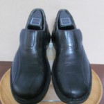 Mens size 10 M black leather Clarks slip on loafers casual or dress shoes