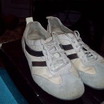 HUGO BOSS WHITE & GRAY WITH SILVER STRIPES SNEAKERS US SIZE 9, EUR 40