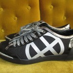 BLACK WITH SILVER TRIM HUGO BOSS FASHION ATHLETIC OXFORDS SIZE 8.5 EUR 42