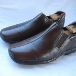 COLE HAAN  DARK BROWN LEATHER SLIP ON  LOAFERS  MENS SIZE 9.5 MEDIUM
