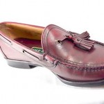 COLE HAAN Men’s slip on tassel loafer  SIZE 10 M burgandy leather
