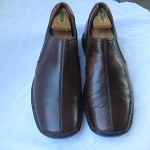 COLE HAAN  DARK BROWN LEATHER SLIP ON  LOAFERS  MENS SIZE 9.5 MEDIUM