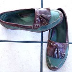 VTG. COLE HAAN COUNTRY MULTICOLORED DISTRESSED LEATHER/SUEDE TASSEL/FRINGE SHOES