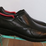 Mens sz 11 M black leather lightweight Clarks slip on dress or casual shoes