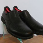 Mens sz 11 M black leather lightweight Clarks slip on dress or casual shoes