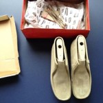 Brand New Clarks Wallabees in Original Sand Suede / Cream – Size 11