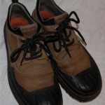 CLARKS MENS WATERPROOF MUCKERS SHOES SIZE 10 M TAN SUEDE W/ RUBBER TOE $175