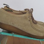 Mens sz 7.5 or women’s sz 9.5 Clarks originals wallabees suede casual shoes