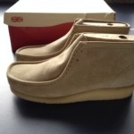 Brand New Clarks Wallabees in Original Sand Suede / Cream – Size 11