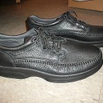 Clarks ~ Mens Shoes ~ All Black ~ Lace up ~ Only worn 2x indoors ~ Size 15