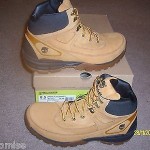 TIMBERLAND MEN’S WHEAT SUEDE / LEATHER BOOTS SIZE 8.5 BRAND NEW WITH BOX