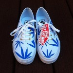 White/Blue Marijuana Leaf Vans SZ  6 MENS/ SZ 7.5 WOMENS