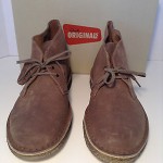 NIB Men’s CLARKS Originals Desert Boot Core Taupe Suede Casual Shoes Size 10M!