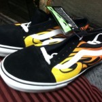 NEW VANS OLD SKOOL SHOES CLASSICS FLAME II SZ 11.0 MENS