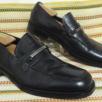 STUNNING HUGO BOSS ITALIAN MEN SHOES SZ 9.5 BLACK LEATHER LOAFERS SLIP ONS