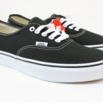 Vans Mens Authentic Core Classics Skate Shoes Black White 9.5 NWT