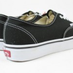 Vans Mens Authentic Core Classics Skate Shoes Black White 9.5 NWT