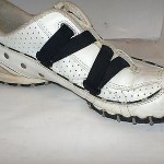 DIESEL MENS WHITE LEATHER SIZE 8.5M VELCRO SNEAKER IN GOOD SHAPE