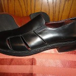 MEN’S COLE HAAN CITY FISHERMAN BLACK LEATHER SANDALS, SIZE 9D – NWT