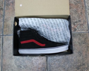 VANS SK8 HI SIZE 12 BLACK AND RED SUEDE