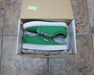 VANS CHUKKA LOW SIZE 7 GREEN SUEDE