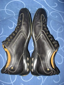 Cole Haan . Men’s Casual Fashion Shoe . Black Leather . Sz. 10M