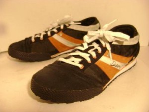 DIESEL ” FULL TIME ” MEN’S BLACK ORANGE STRIPE CASUAL SHOES 12 45