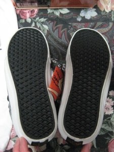 BRAND NEW VANS TNT II BLACK/GOLD SIZE 7.5
