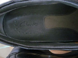 Mens size 10 M black leather Clarks slip on loafers casual or dress shoes