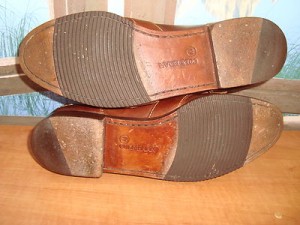 COLE HAAN ~ MENS BROWN DISTRESSED LEATHER LOAFERS W/BRAID TRIM  8M ~ LIKE NU!