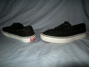VANS MENS BOAT / SNEAKERS SIZE US 10.5 NICE !!!