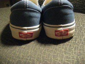 Vans Slip on SZ. 9.5 classic navy blue (only worn once!)