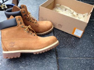 BRAND NEW Mens Stunning Genuine Timberland Brown 100% Leather Boots Size UK 9