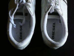 Diesel Men’s Size 10 White Leather walking athletic sneakers pre – owned clean