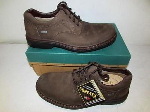 Clarks Size 9M Men’s Dark Brown Nubuck Rockie Lo Gore-Text Lace-Up Boots 71972