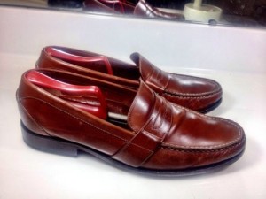 Beautiful Brown Leather Shoes Penny Loafers Size***11 M***By COLE HAAN