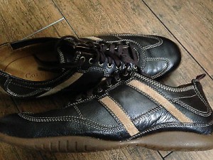 COLE HAAN MENS NIKE AIR SHOES 8.5M – MSRP $179