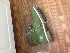 Men Timberland 6 inch boots premium sz.10 forest green