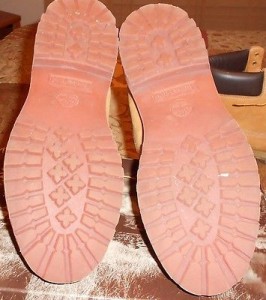 MEN TAN WITH BROWN TRIM TIMBERLAND BOOTS SIZE 10.5–USED