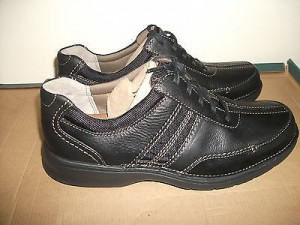 MEN’S”CLARKS”CASUAL SHOE!BLACK LEATHER!SIZE 11…UNWORN!W@W!