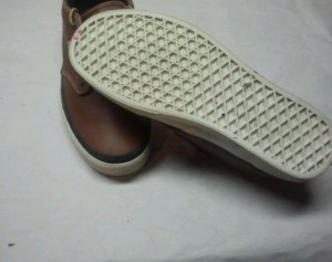 MEN’S VANS LEATHER SHOES SIZE 7.5 IN EXCELLENT CONDITION
