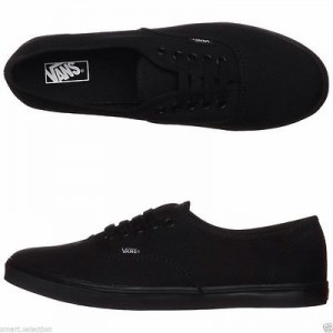 Unisex Vans Era Classic All Black Shoe – Size 10 Men or 12 Women
