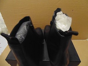 New in box, Men Hugo Boss Vermins leather black boots size 11.5