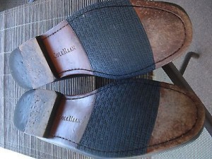 MEN’S CLASSIC BLACK WITH TAN COLE HAAN SHOES ,,,SIZE 10.5 M